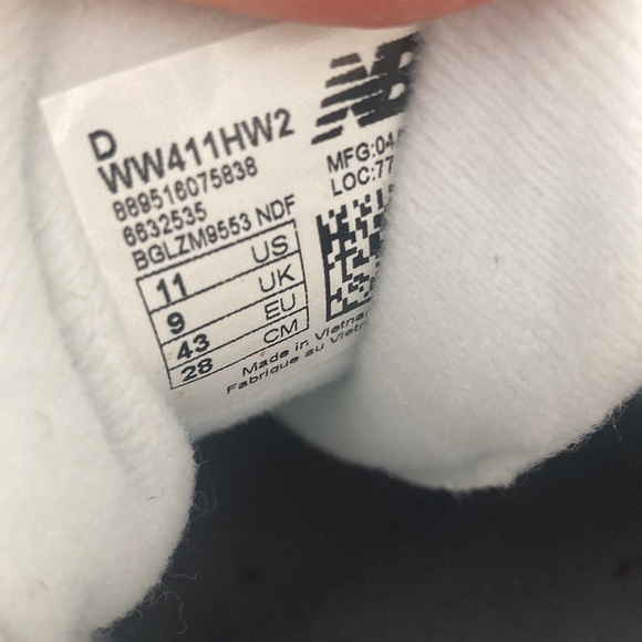 Newer New Balance Leather all white walking shoes *Repaired* Sz 11 - Picture 7 of 11